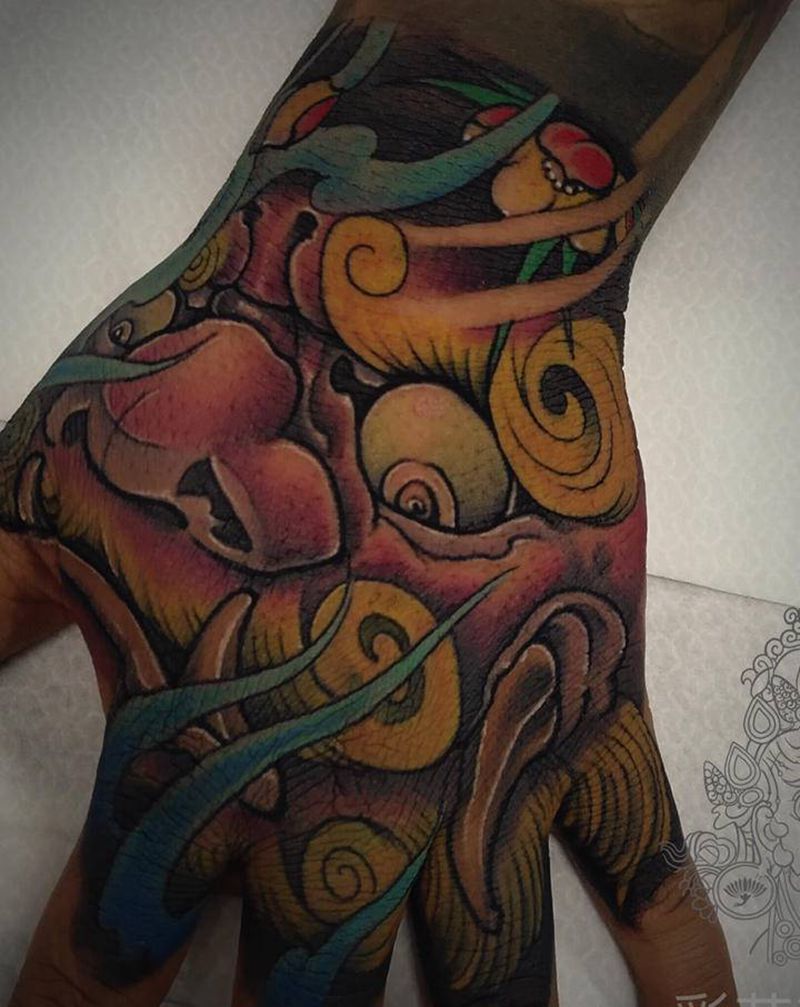 手背 唐狮纹身图片_手部新传统纹身图案