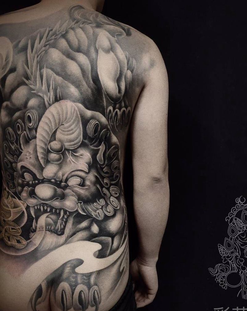 特价黑灰满背纹身图片_背部新传统纹身图案