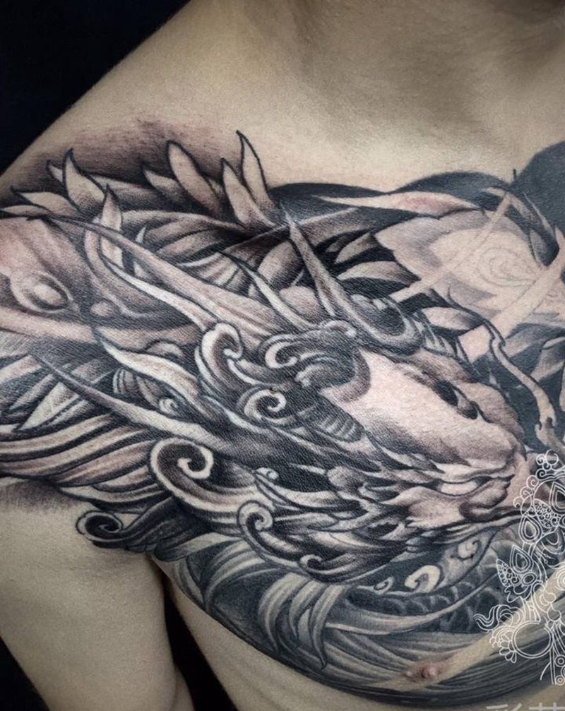 凤凰花胸 未完纹身图片_胸部新传统纹身图案