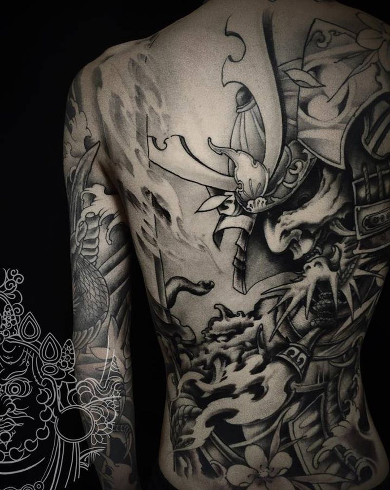 店内鬼武士纹身图片_背部新传统纹身图案