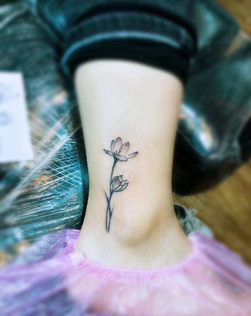 素花纹身图片_腿部纹身图案