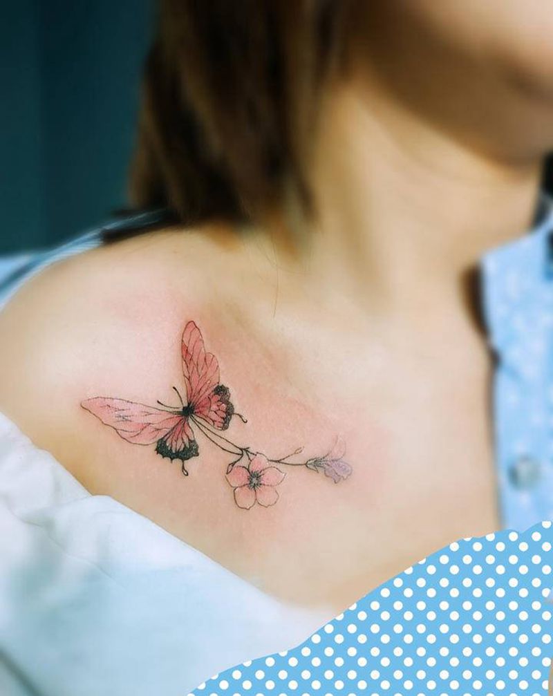 蝶恋花纹身图片_胸部纹身图案