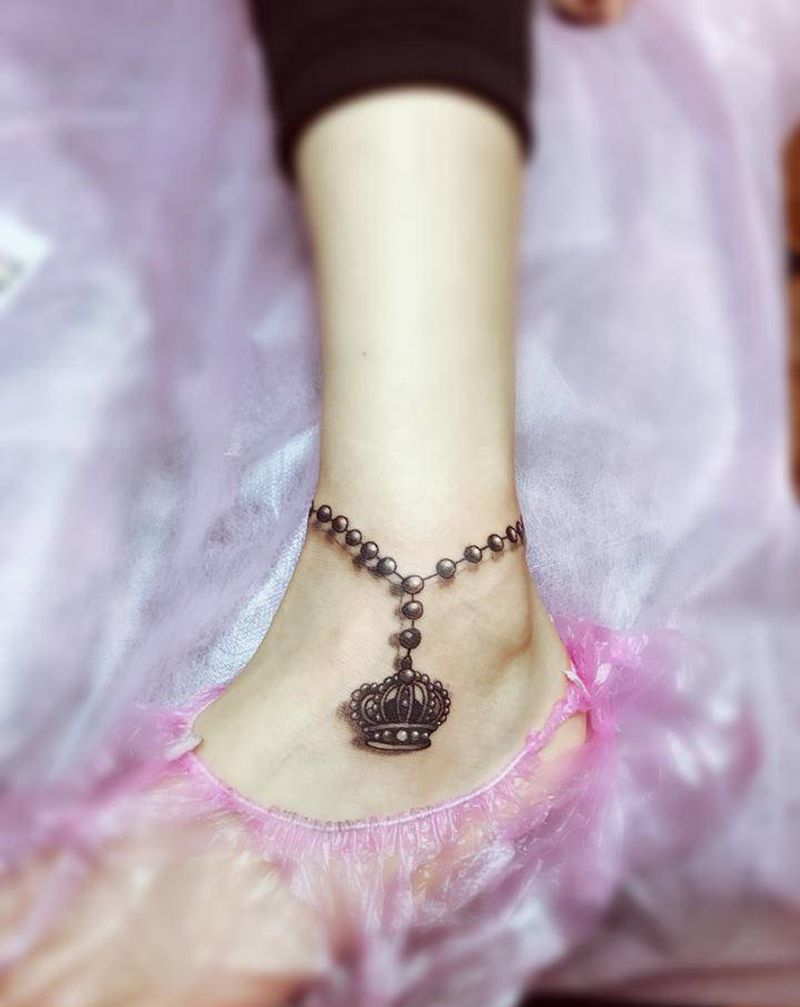 皇冠纹身图片_腿部纹身图案