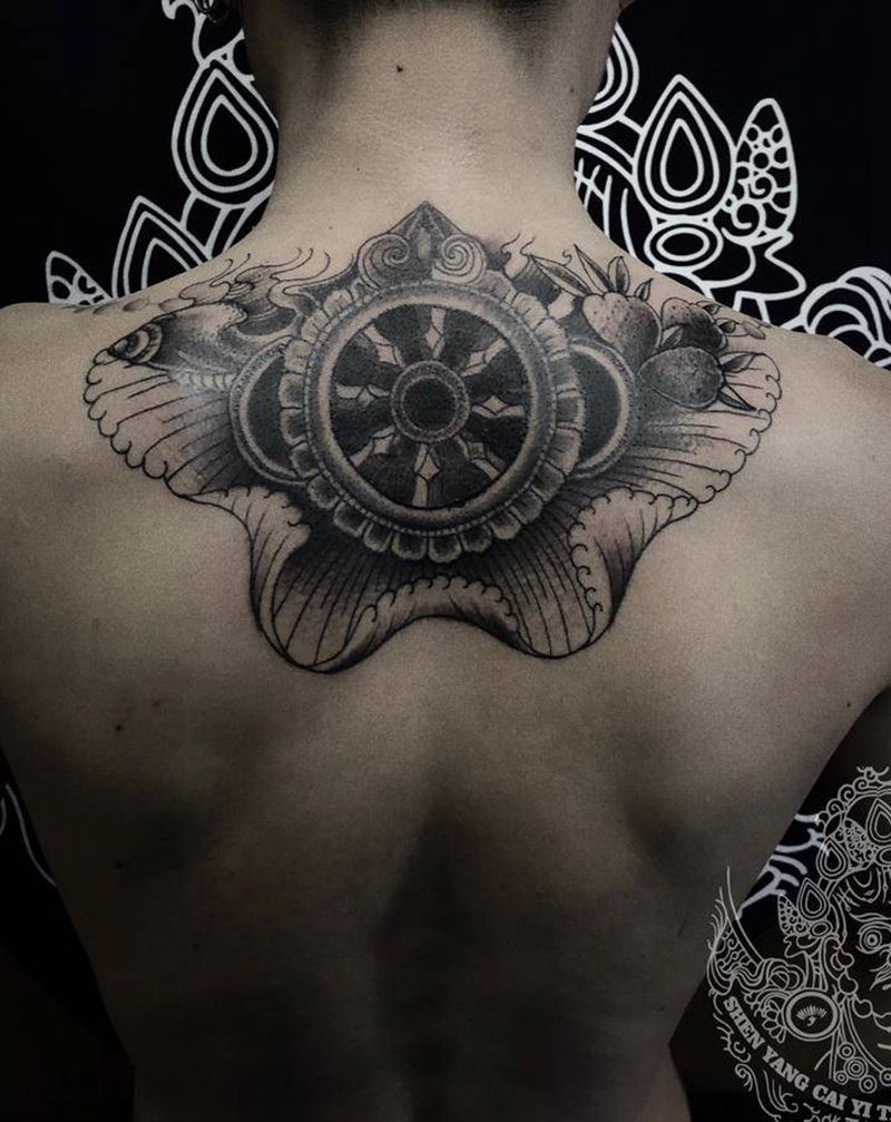 顾客自带黑灰小图纹身图片_肩部点刺图腾纹身图案