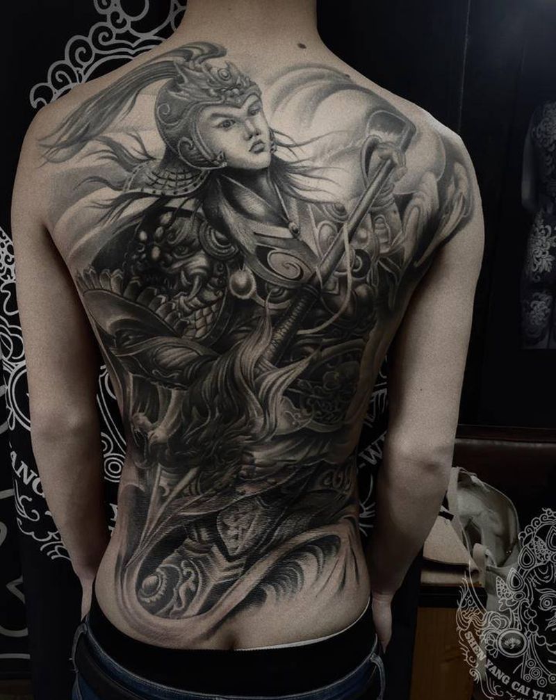 店内满背纹身图片_背部新传统纹身图案