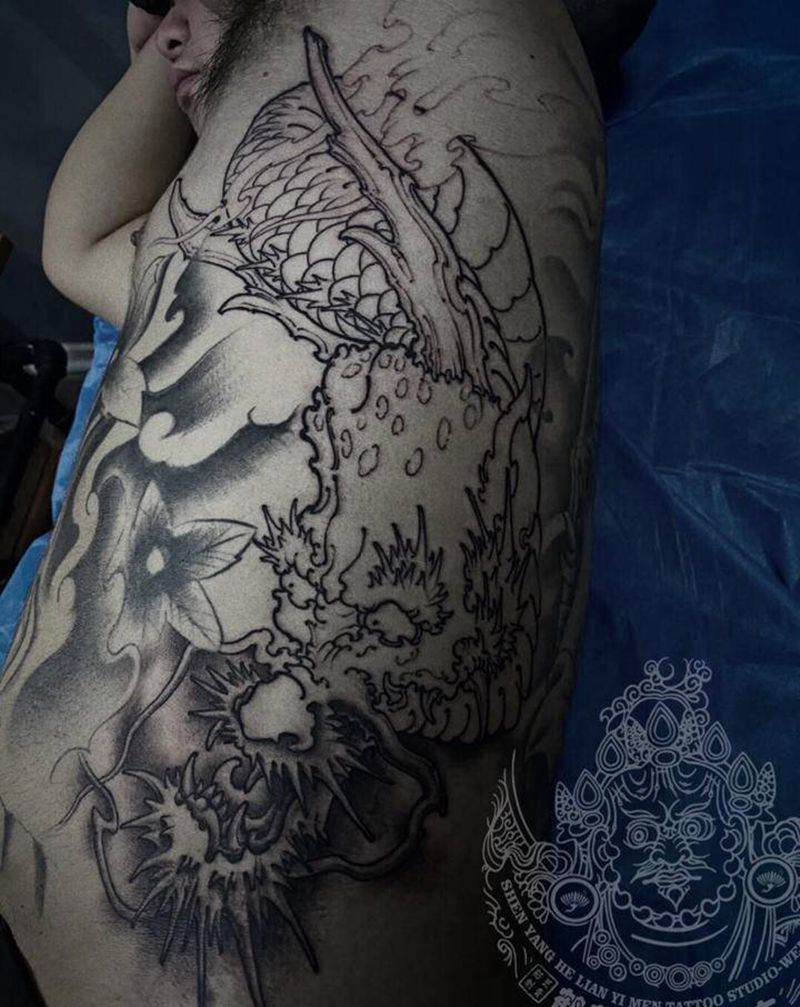 添加图案未完纹身图片_背部新传统纹身图案