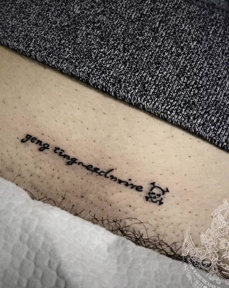 字母小清新纹身图片_腹部图腾点刺纹身图案