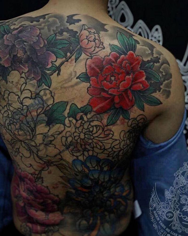 遮盖未完纹身图片_背部新传统纹身图案