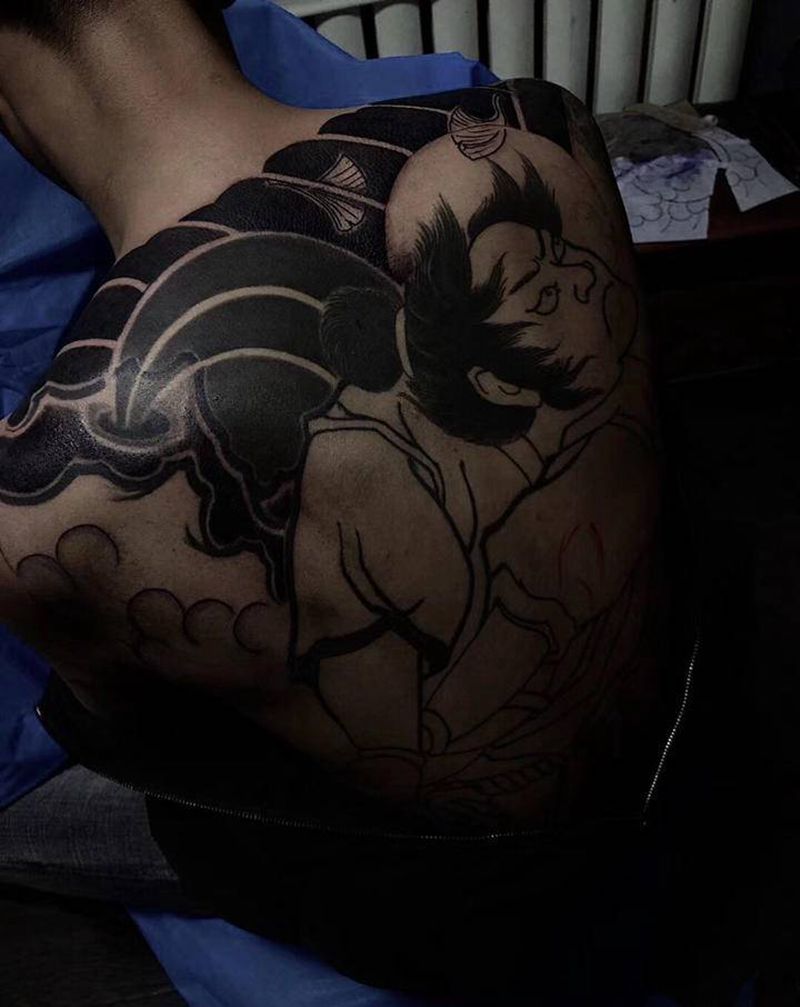 老传统局部纹身图片_背部老传统纹身图案