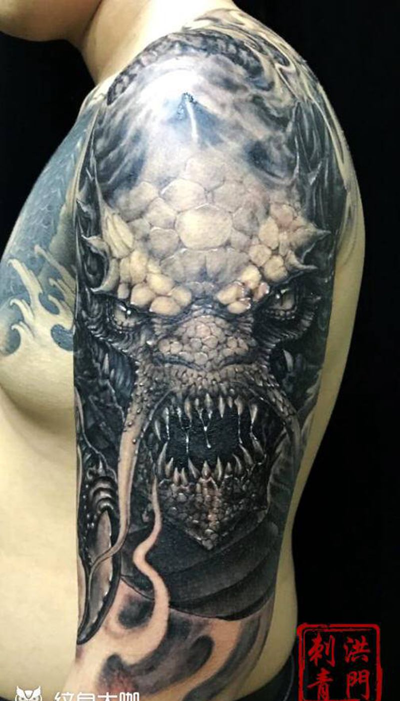 战龙2纹身图片_胸部手臂新传统欧美写实同城龙纹身图案