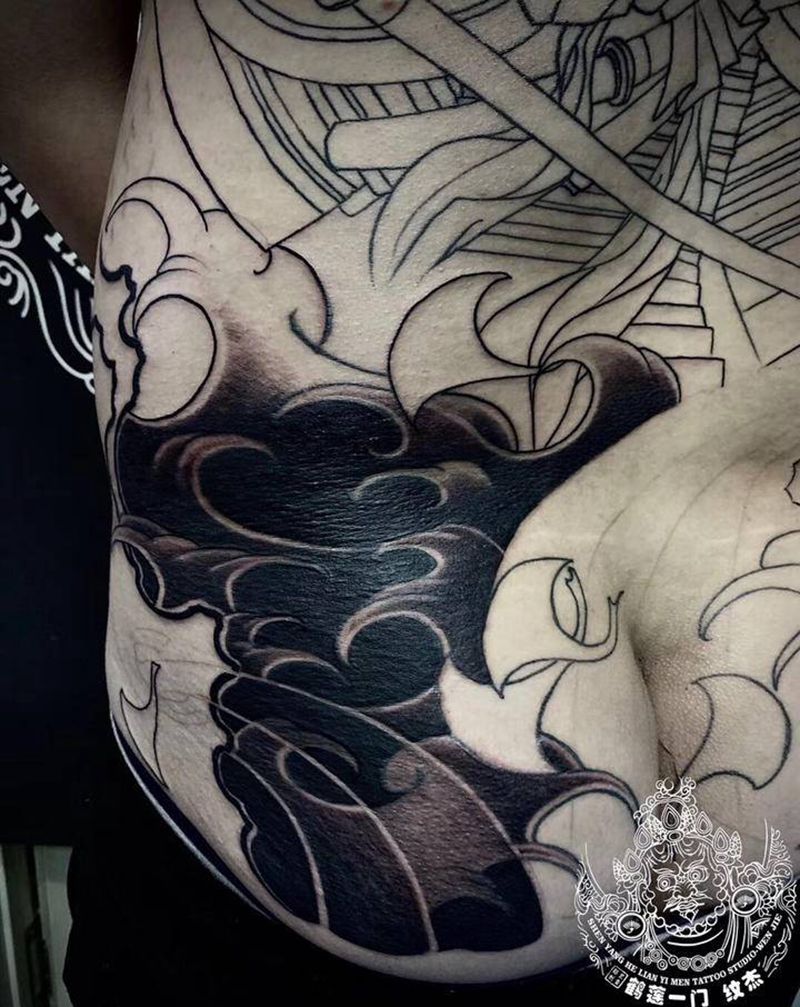 店内大满背未完纹身图片_背部老传统纹身图案