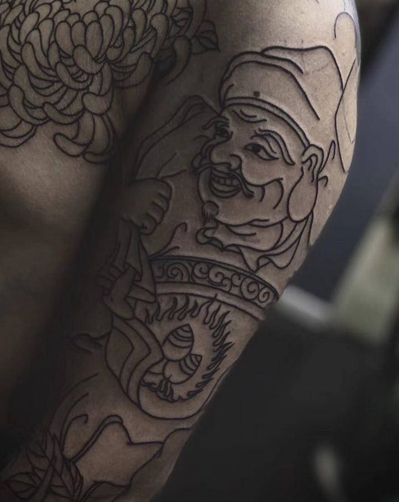 线纹身图片_手臂老传统纹身图案