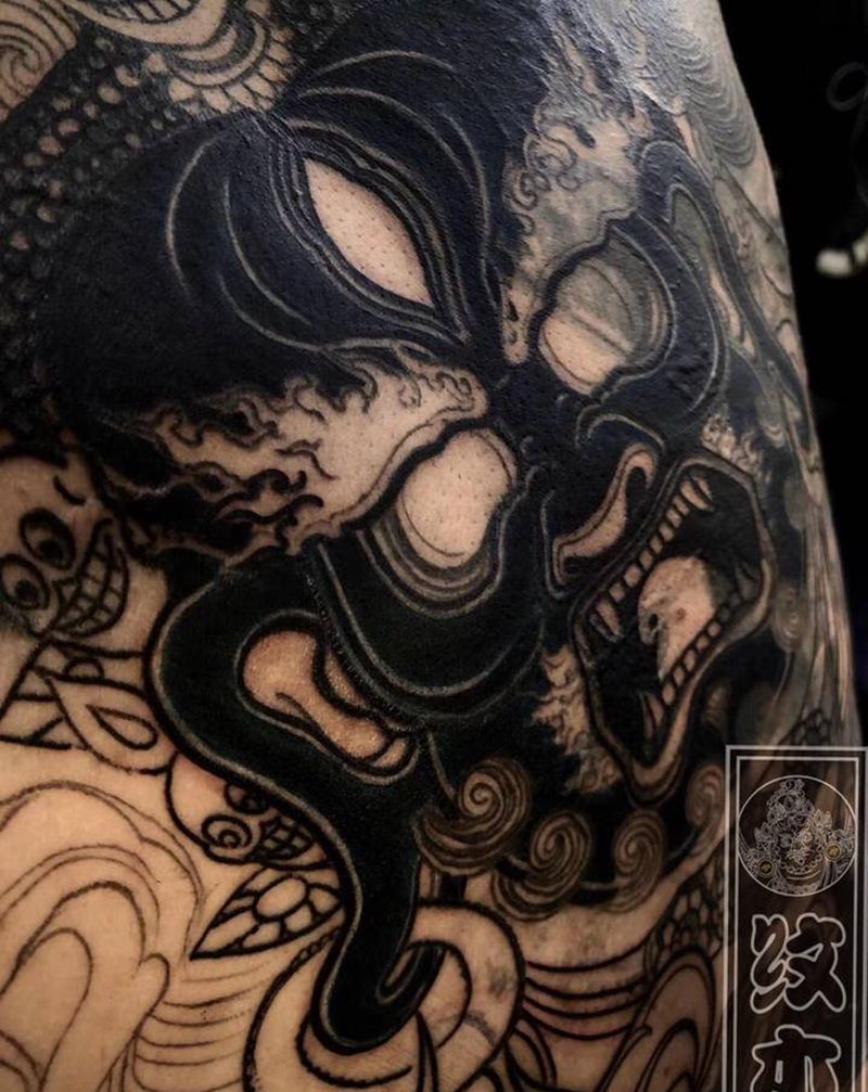 暴力遮盖纹身图片_背部老传统纹身图案