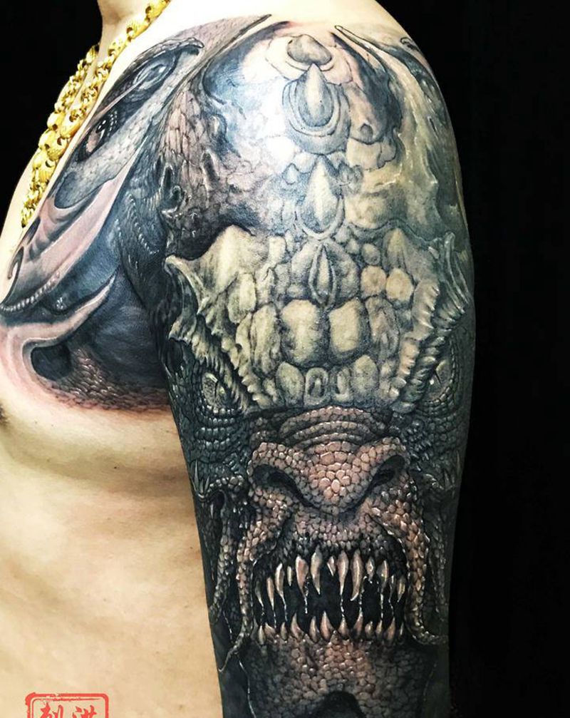 龙威纹身图片_手臂胸部欧美写实新传统同城龙眼睛纹身图案