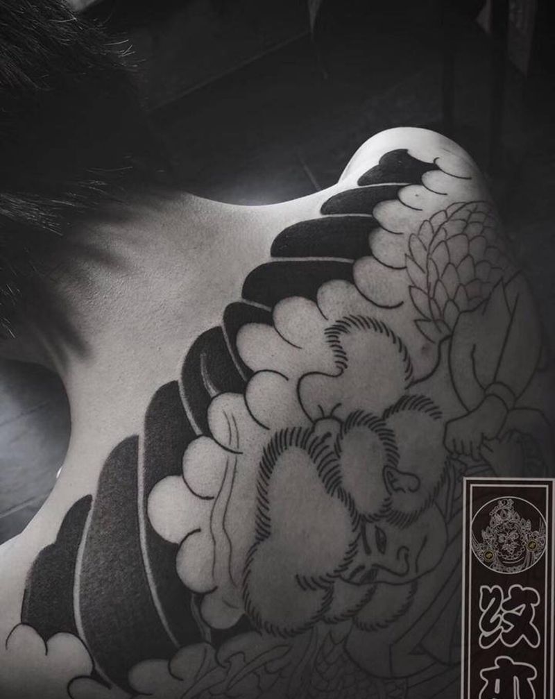 老传统纹身图片_背部老传统纹身图案