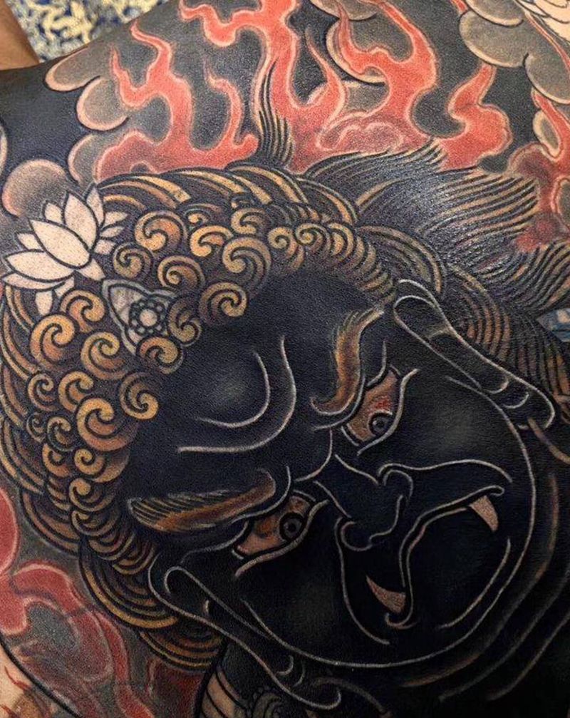 遮盖进度纹身图片_背部老传统纹身图案