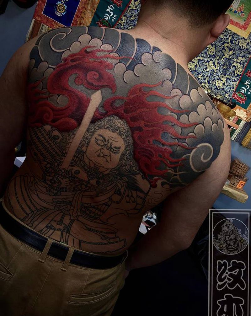 首席工作进度纹身图片_背部老传统纹身图案