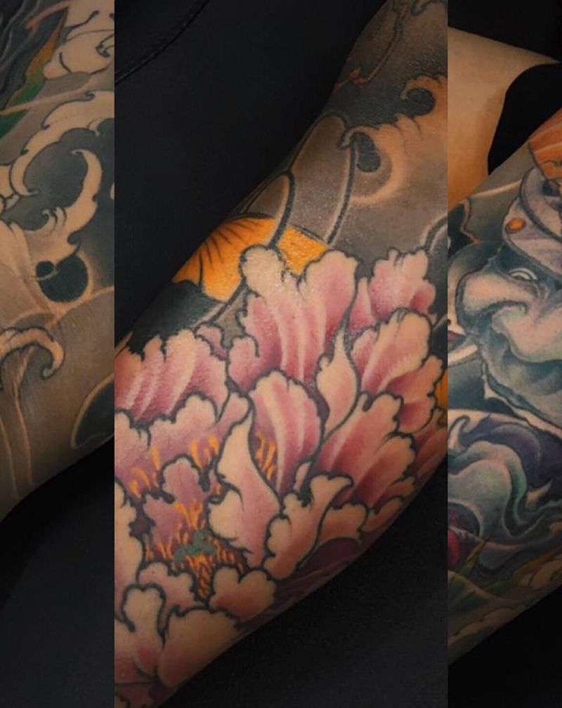 店内花腿纹身图片_腿部新传统纹身图案