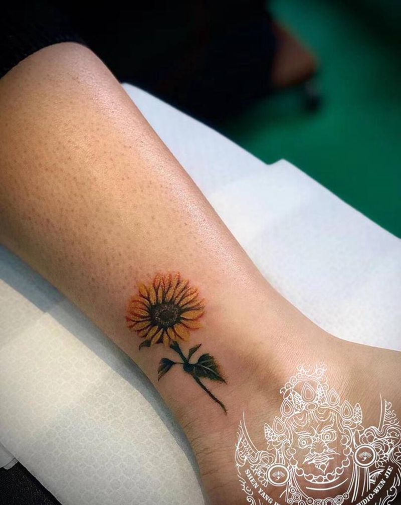 小清新纹身图片_腿部水彩纹身图案