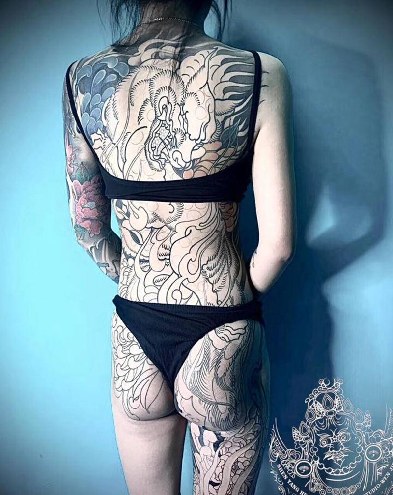 店内作品未完纹身图片_背部新传统纹身图案