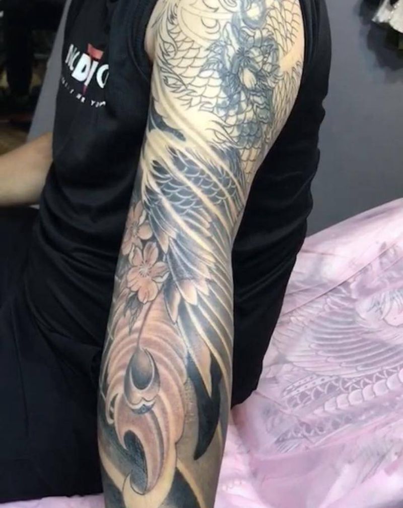 凤凰花臂遮盖纹身纹身图片_手臂纹身图案