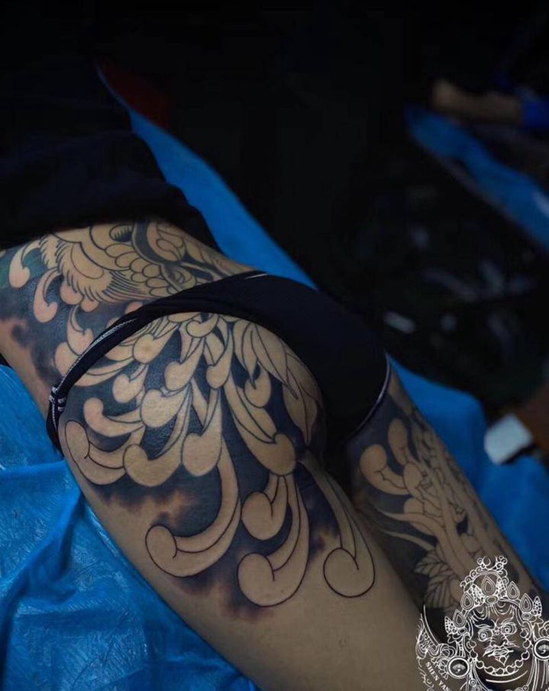 店内工作满背进度纹身图片_背部新传统纹身图案
