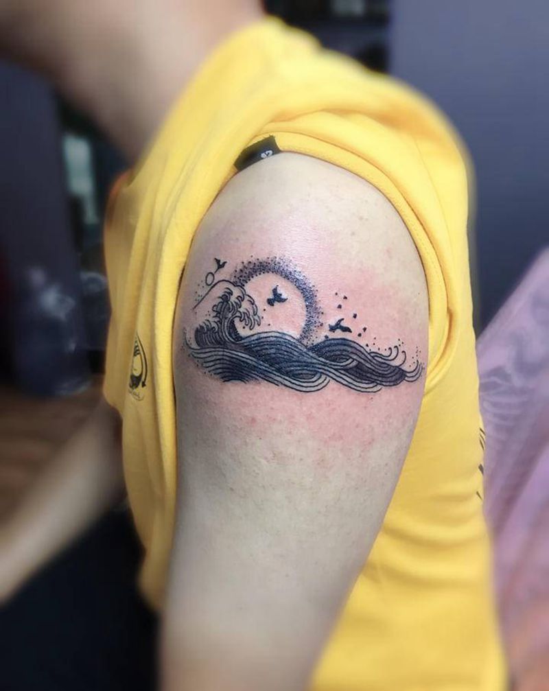 水浪纹身图片_手臂纹身图案