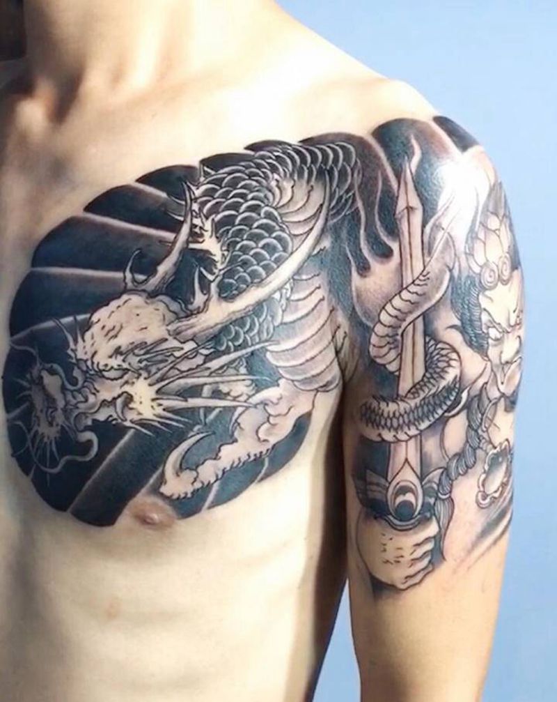 不动冥王纹身图片_手臂肩部纹身图案