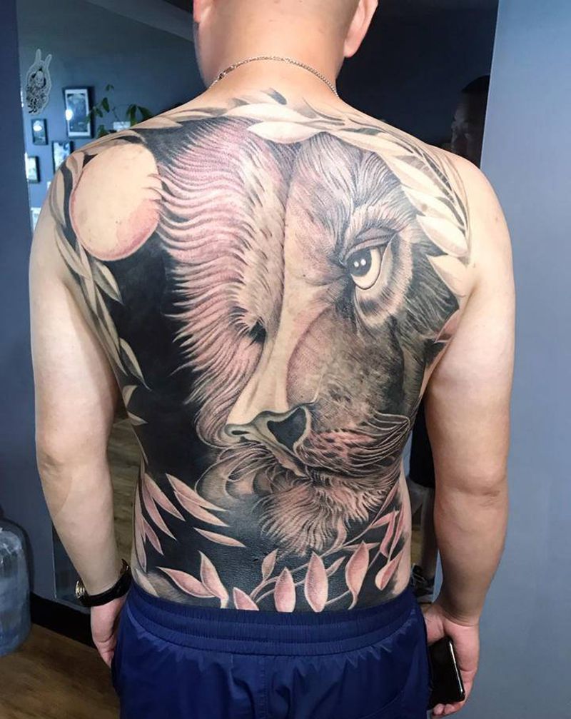 狮子纹身图片_背部纹身图案