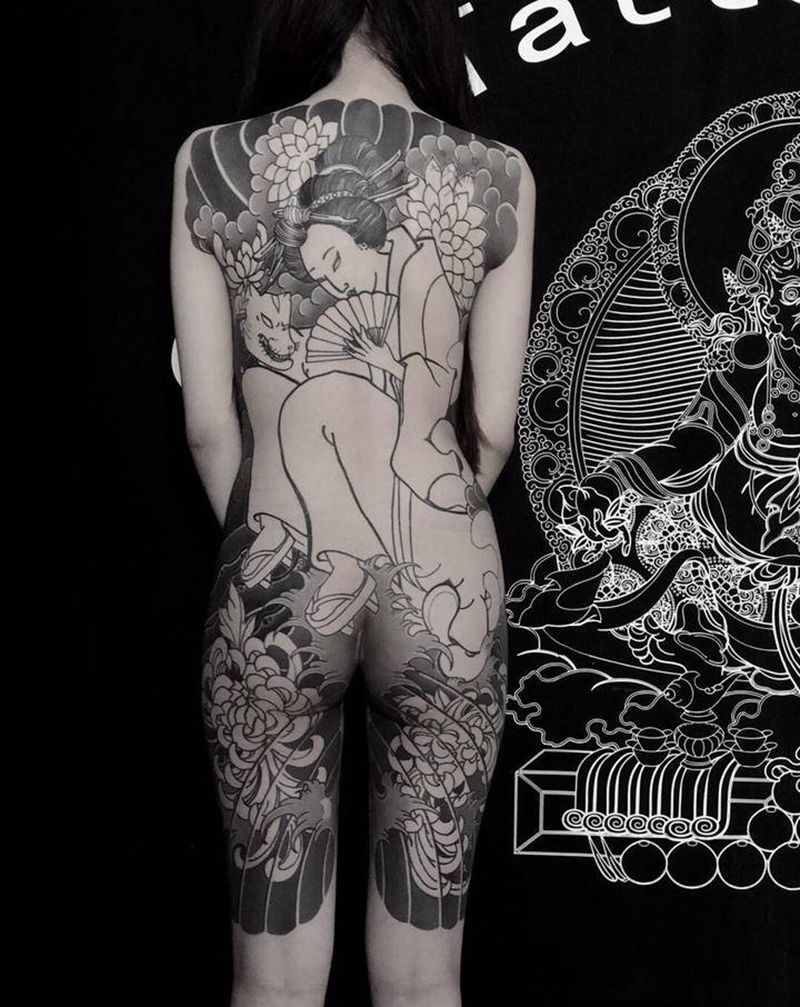 招大图模特。纹身图片_背部老传统纹身图案