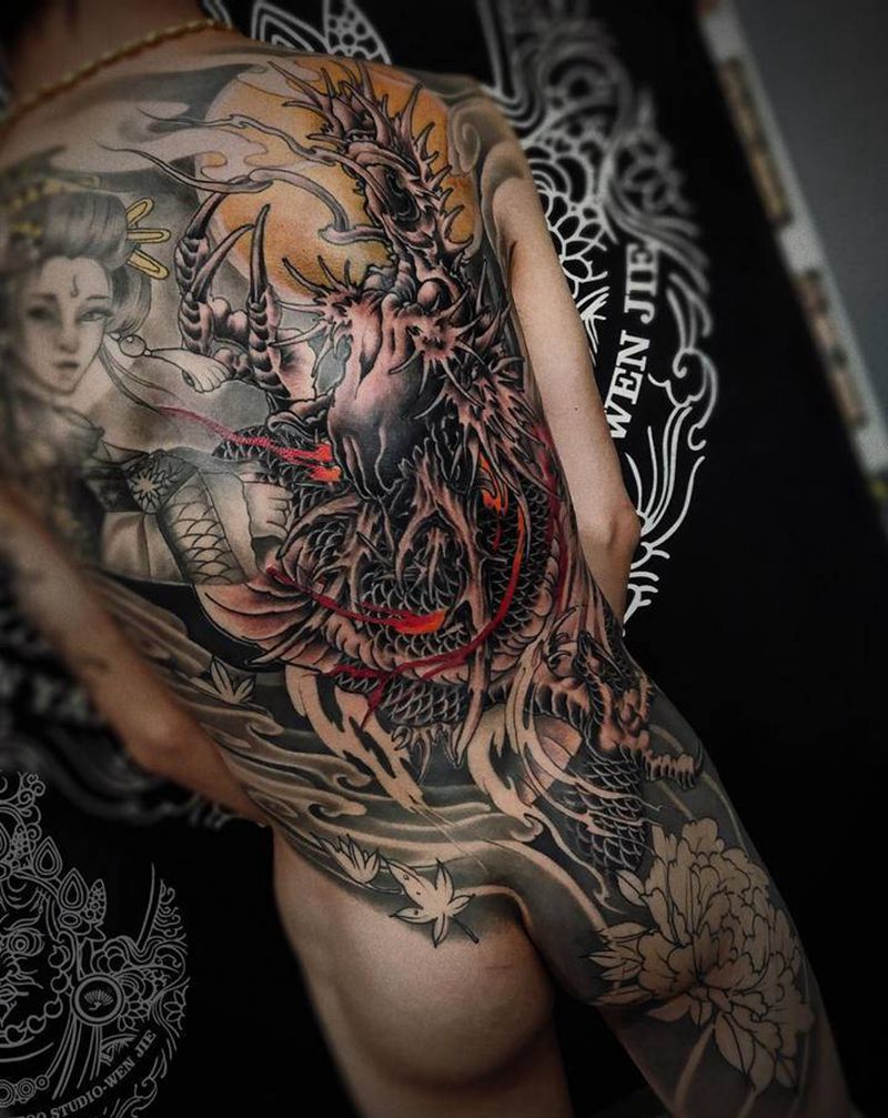 添加未完纹身图片_背部新传统纹身图案