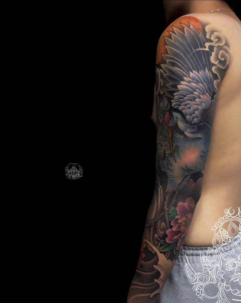 仙鹤花臂纹身图片_手臂新传统纹身图案