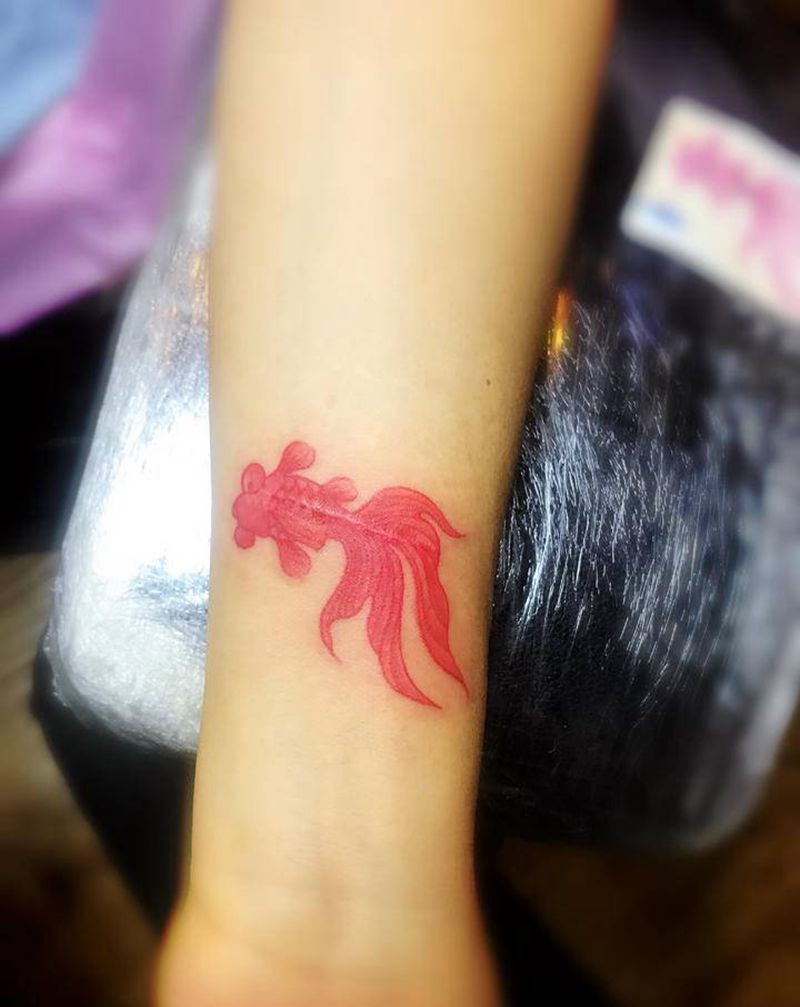 金鱼纹身图片_手臂纹身图案