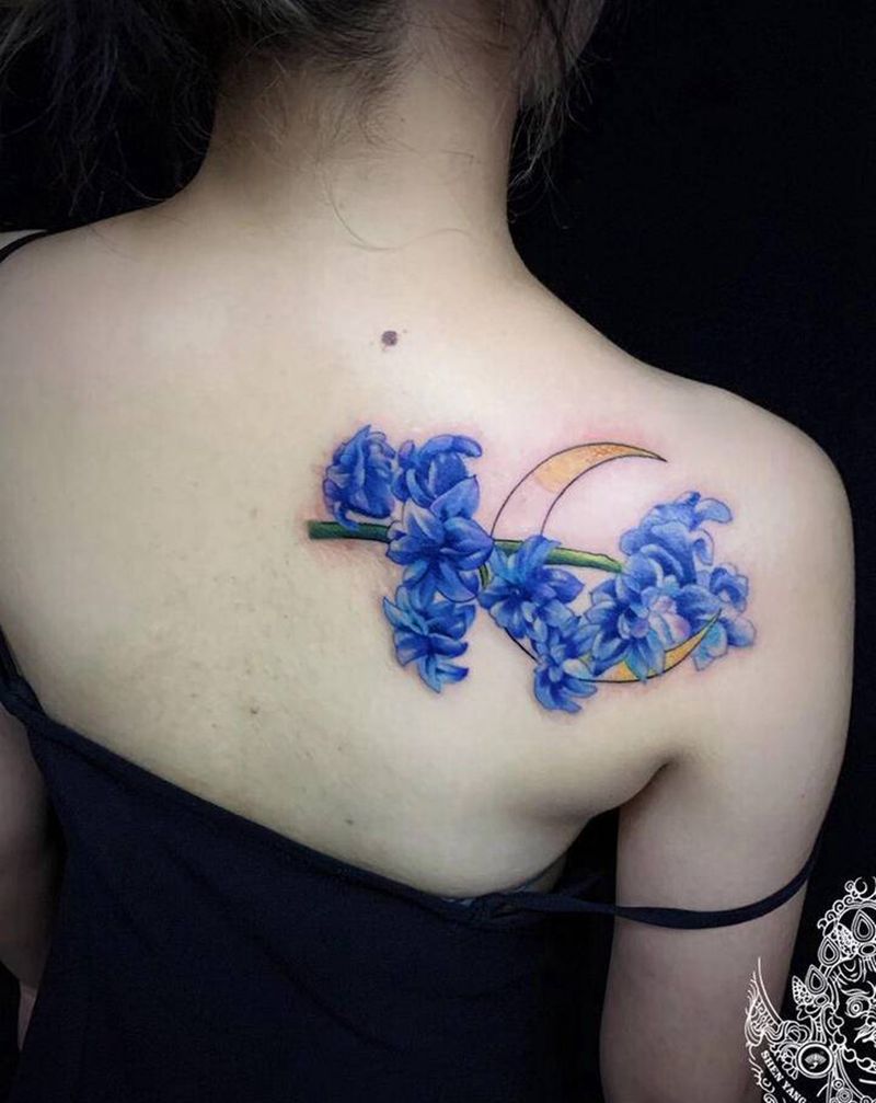 美女小清新纹身图片_肩部水彩纹身图案