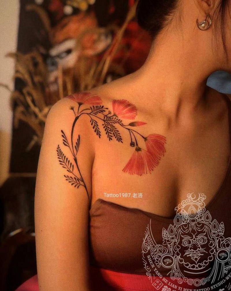 小清新纹身图片_胸部肩部水彩水墨纹身图案