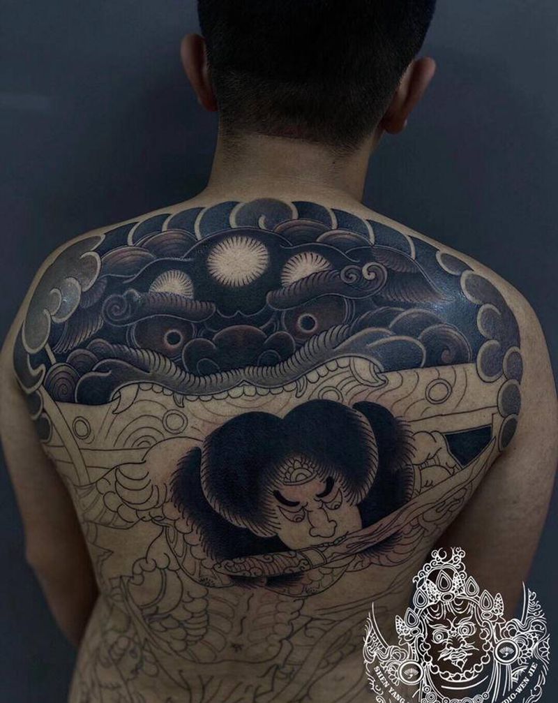 满背进度纹身图片_背部老传统纹身图案