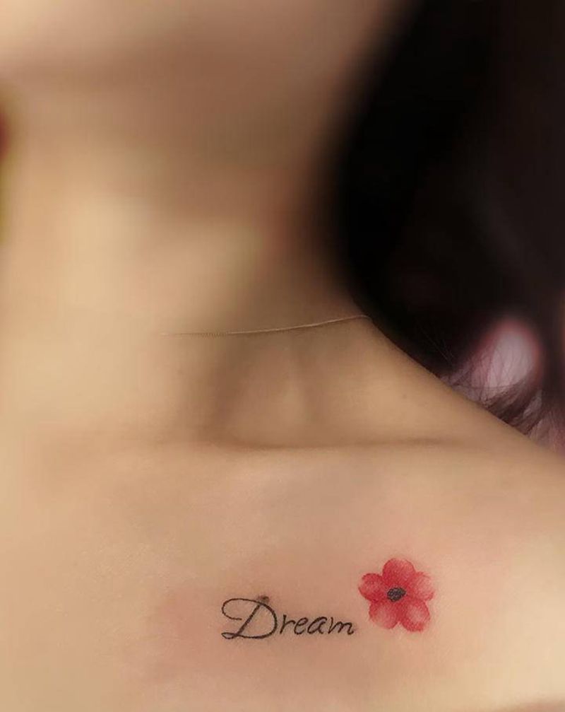 花纹身图片_胸部纹身图案