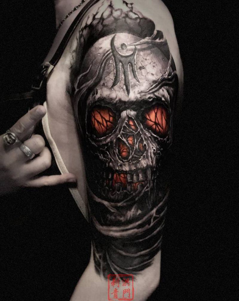 大臂骷髅纹身图片_肩部手臂欧美写实欧美骷髅同城纹身图案