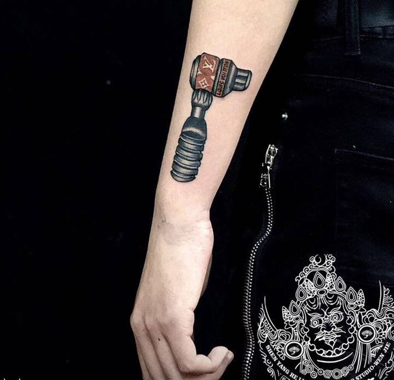 纹身机纹身图片_手臂Old SchoolNew School纹身图案