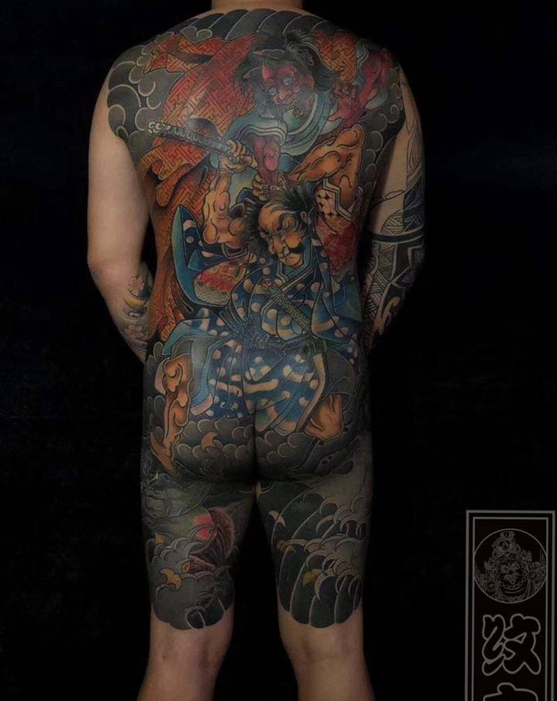 老传统大背纹身图片_背部老传统纹身图案