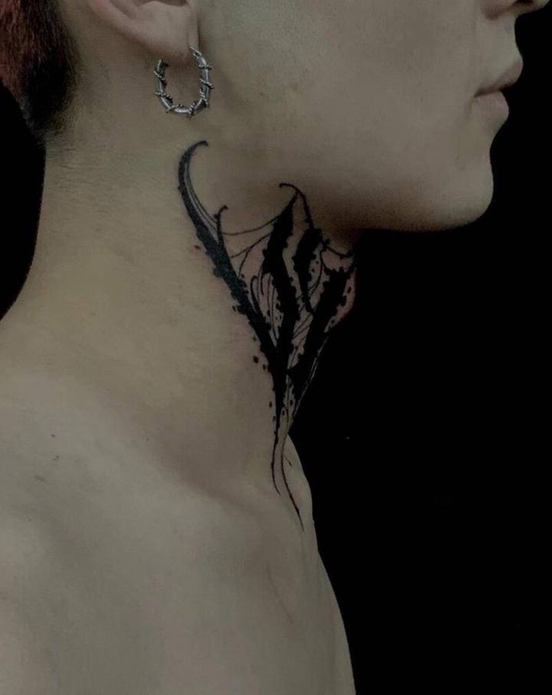 花体字纹身图片_颈部点刺图腾纹身图案