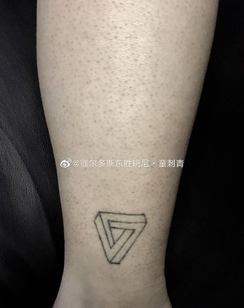 修改添加纹身图片_腿部纹身图案