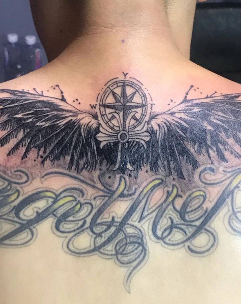 翅膀纹身图片_背部纹身图案