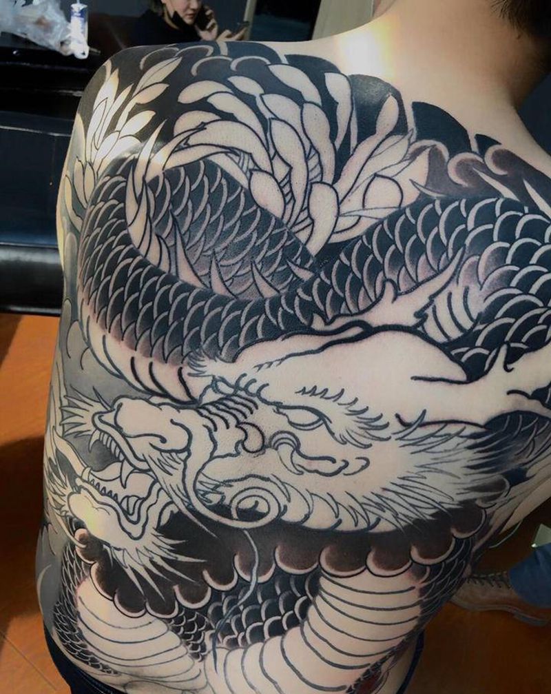 工作进度纹身图片_背部老传统纹身图案