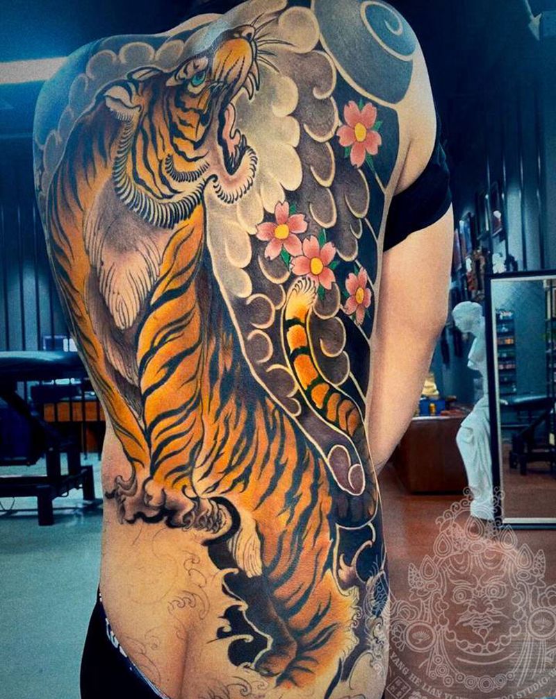 下次继续纹身图片_背部老传统纹身图案