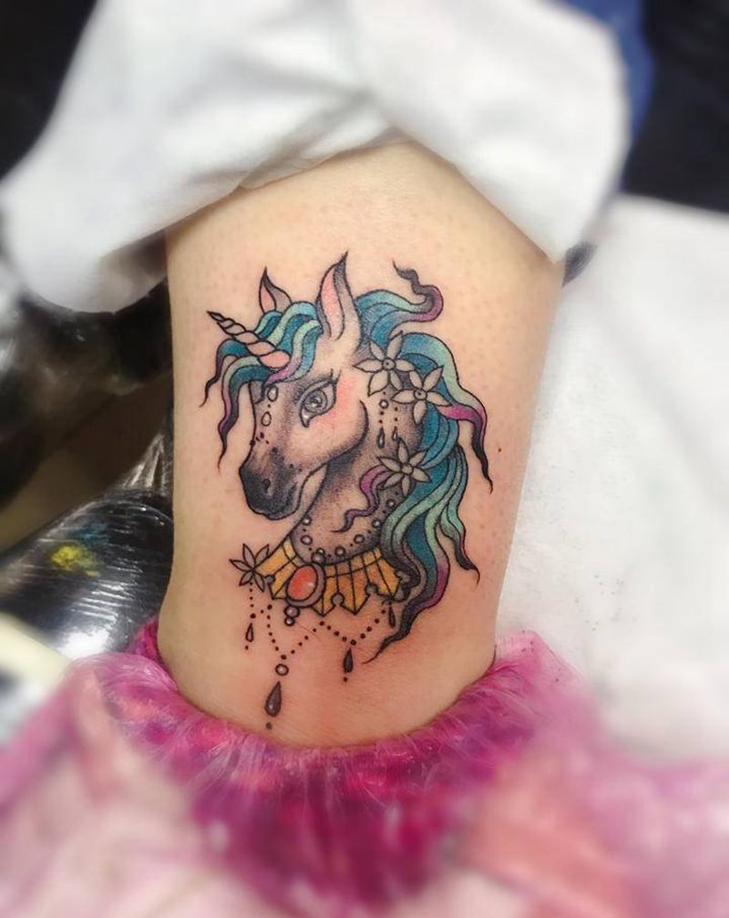 独角兽纹身图片_腿部纹身图案