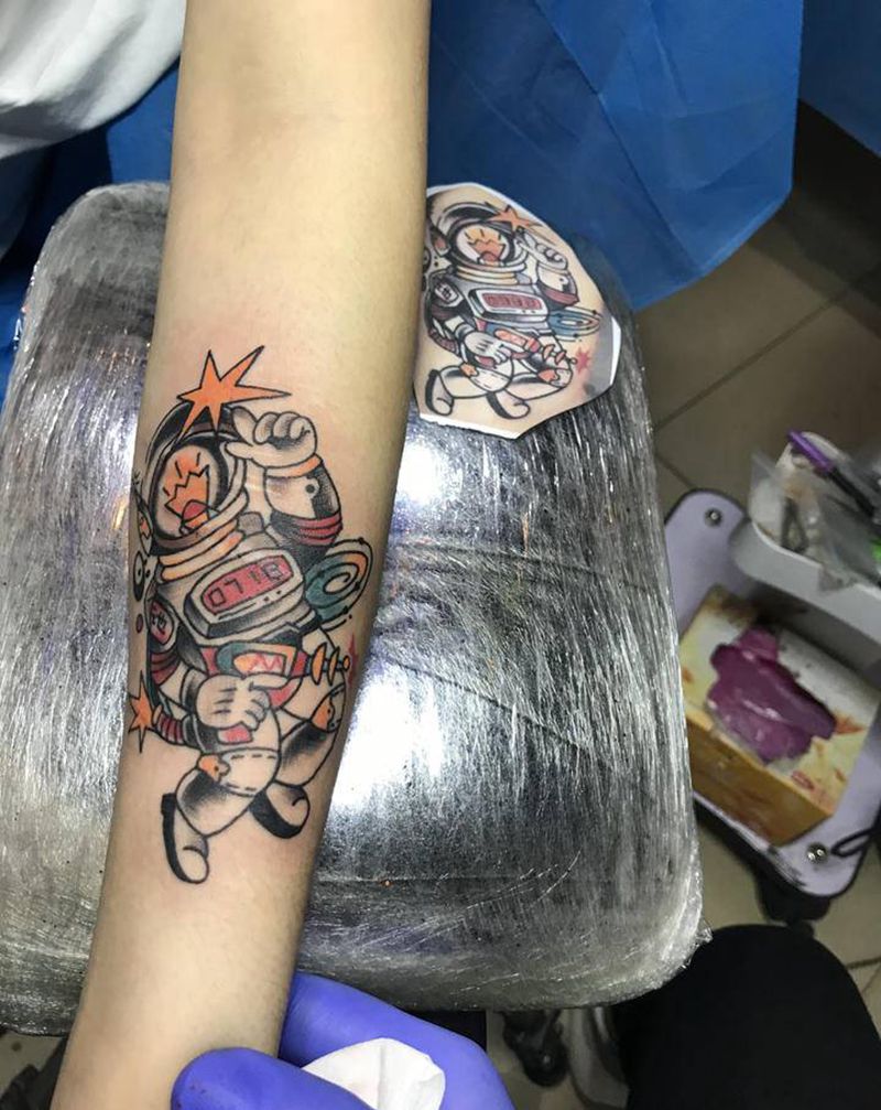 宇航员 疤痕遮盖纹身图片_手臂纹身图案