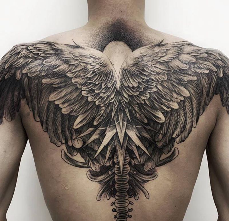 欧美写实翅膀纹身图片_背部手臂欧美写实纹身图案