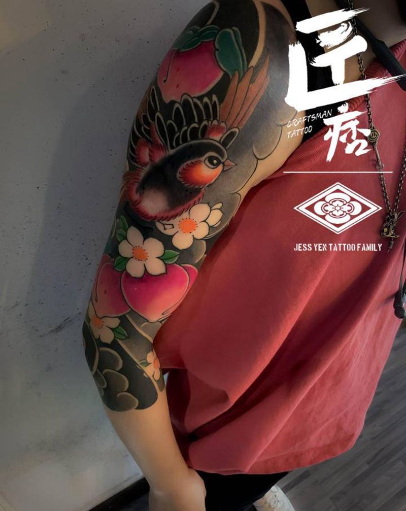 我是一只小小鸟纹身图片_手臂老传统新传统纹身图案