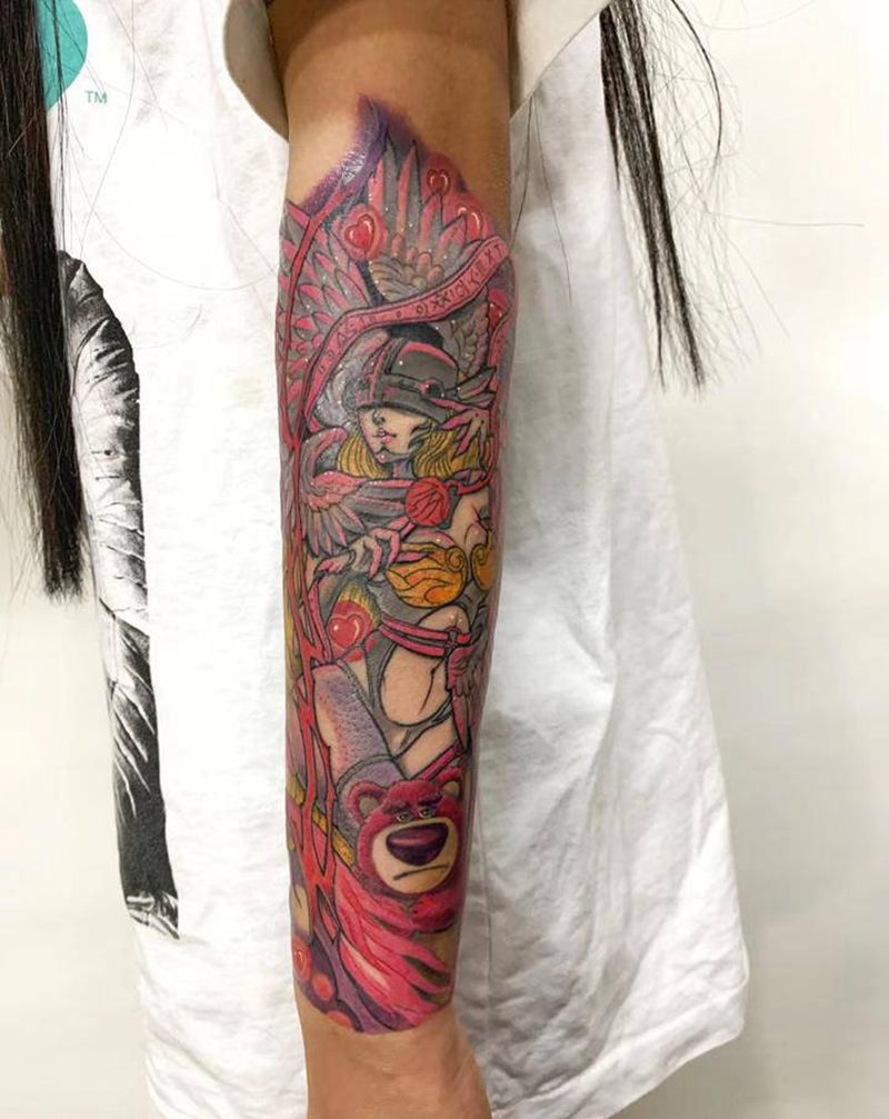 神圣天女兽纹身图片_New School纹身图案